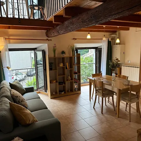 Apartment Sweet - Parcheggio Gratuito Privato Como