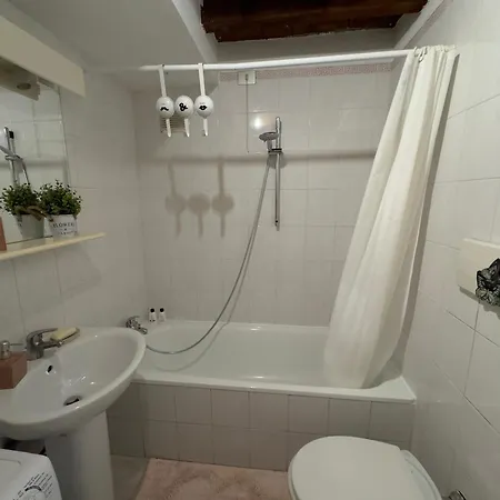 Sweet - Parcheggio Gratuito Privato Apartment